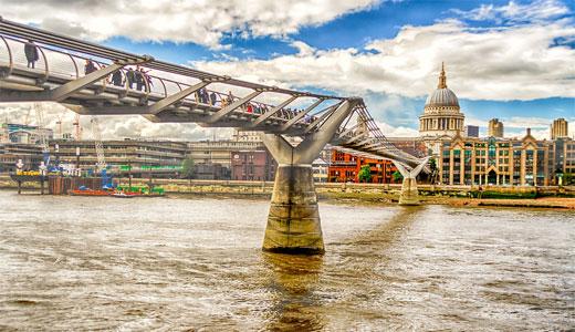 Londoni Millenium Bridge csavarjai