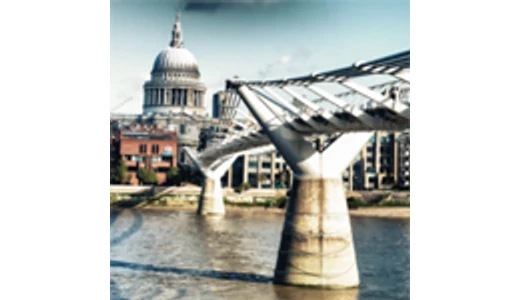 Londoni Millennium Bridge: hogyan tartják stabilan a csavarok